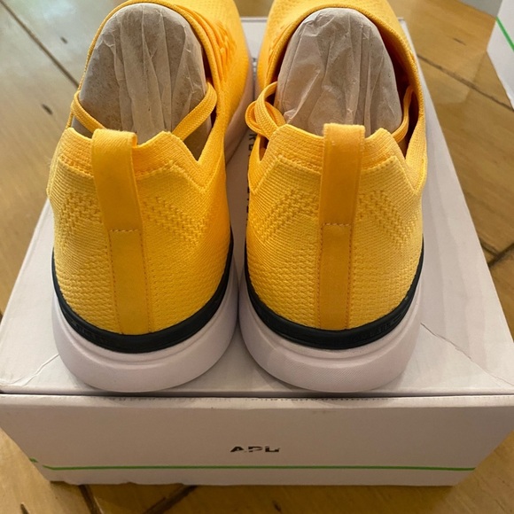 APL Men’s Yellow Techloom Breeze Athletic Sneakers Marigold Lightweight NEW 11.5 - Picture 15 of 16